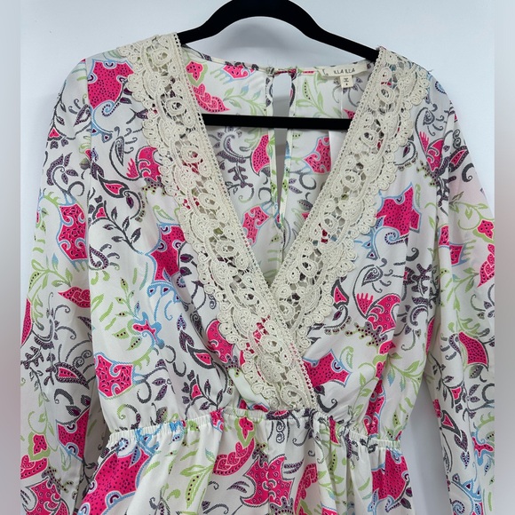 ILLA ILLA 3/4 Sleeve Romper Size Small in Pink White w/ Lace Detailing - Picture 3 of 10